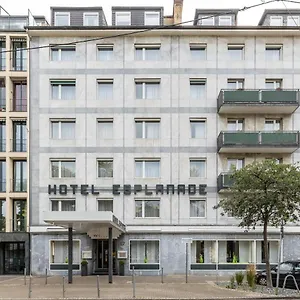 Trip Esplanade, Hotel