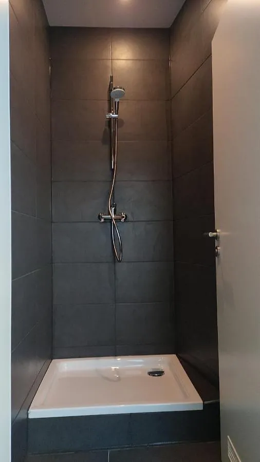 Raj Living - City Apartments With 2 , 3 And 6 Rooms - 15 Min To Messe Dus And Old Town Dus Düsseldorf 0*,