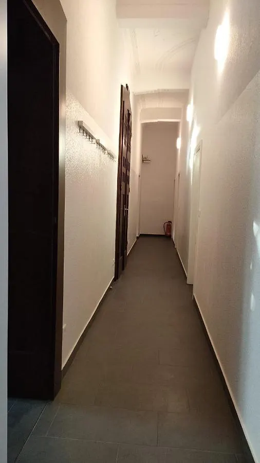Raj Living - City Apartments With 2 , 3 And 6 Rooms - 15 Min To Messe Dus And Old Town Dus Düsseldorf