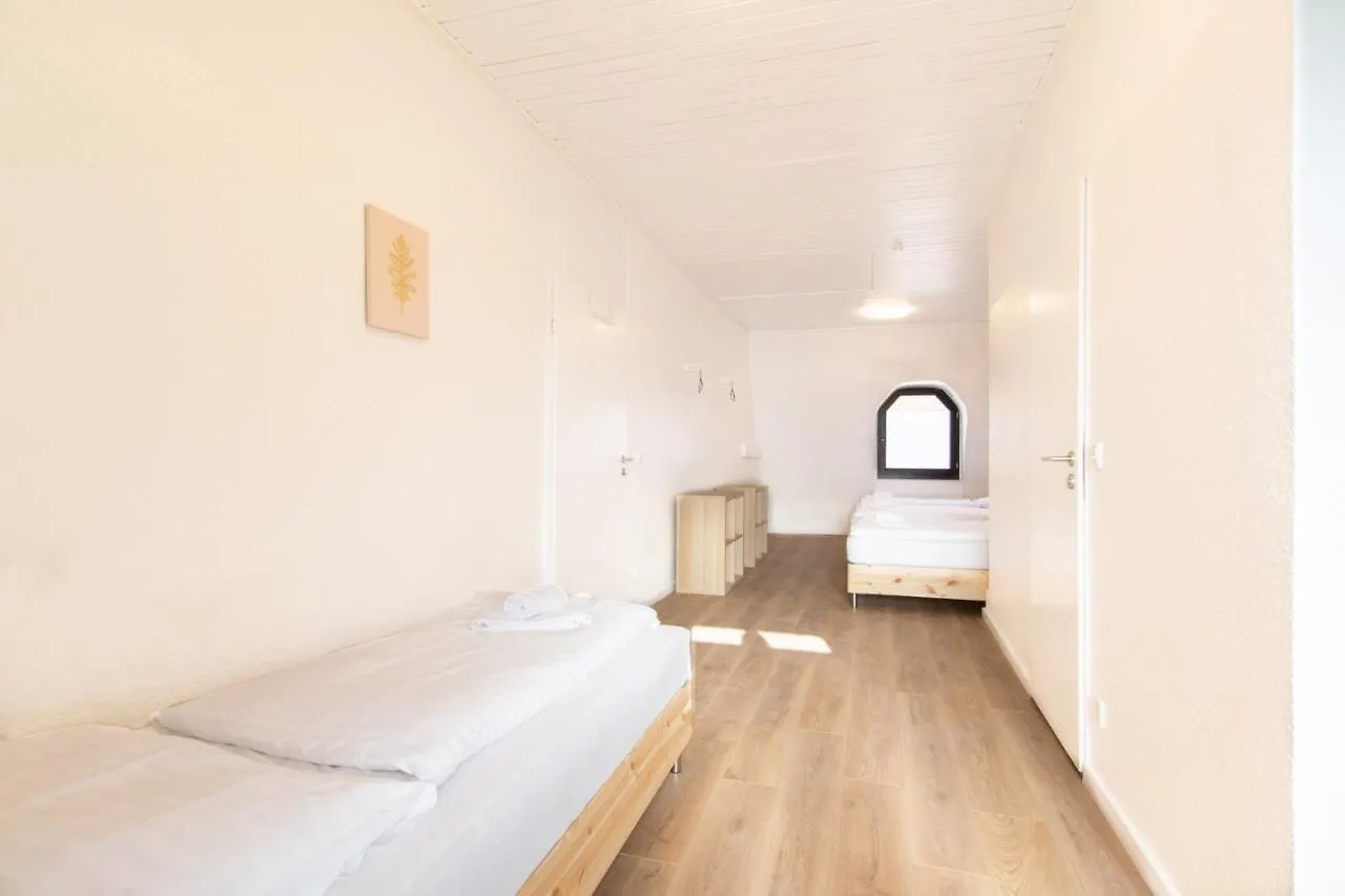 Raj Living - City Apartments With 2 , 3 And 6 Rooms - 15 Min To Messe Dus And Old Town Dus Dusseldorf