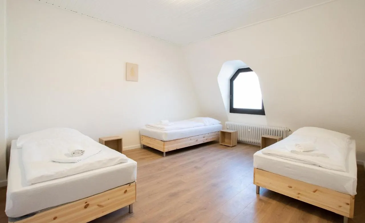 Raj Living - City Apartments With 2 , 3 And 6 Rooms - 15 Min To Messe Dus And Old Town Dus Dusseldorf 0*,