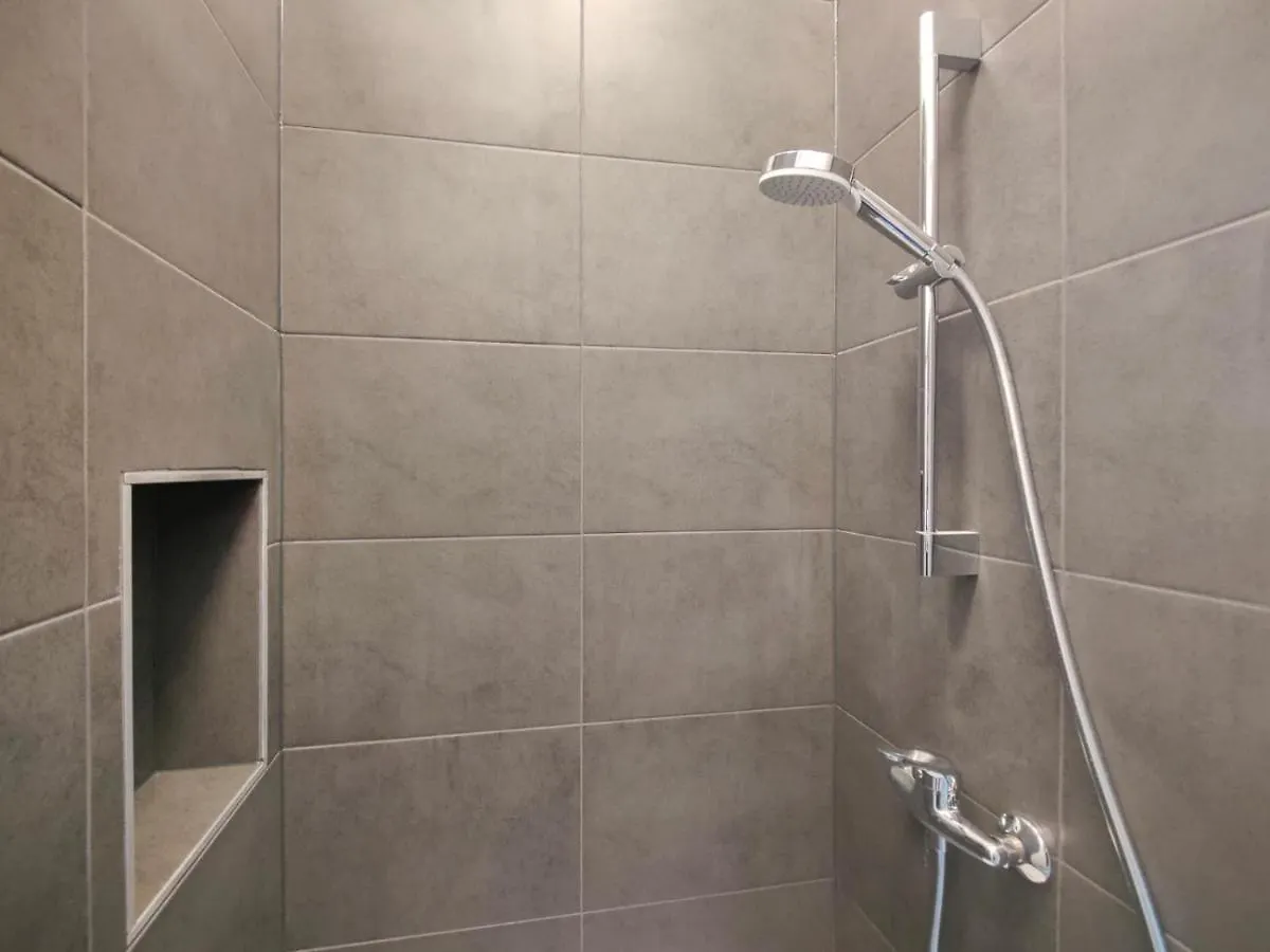 Raj Living - City Apartments With 2 , 3 And 6 Rooms - 15 Min To Messe Dus And Old Town Dus Dusseldorf